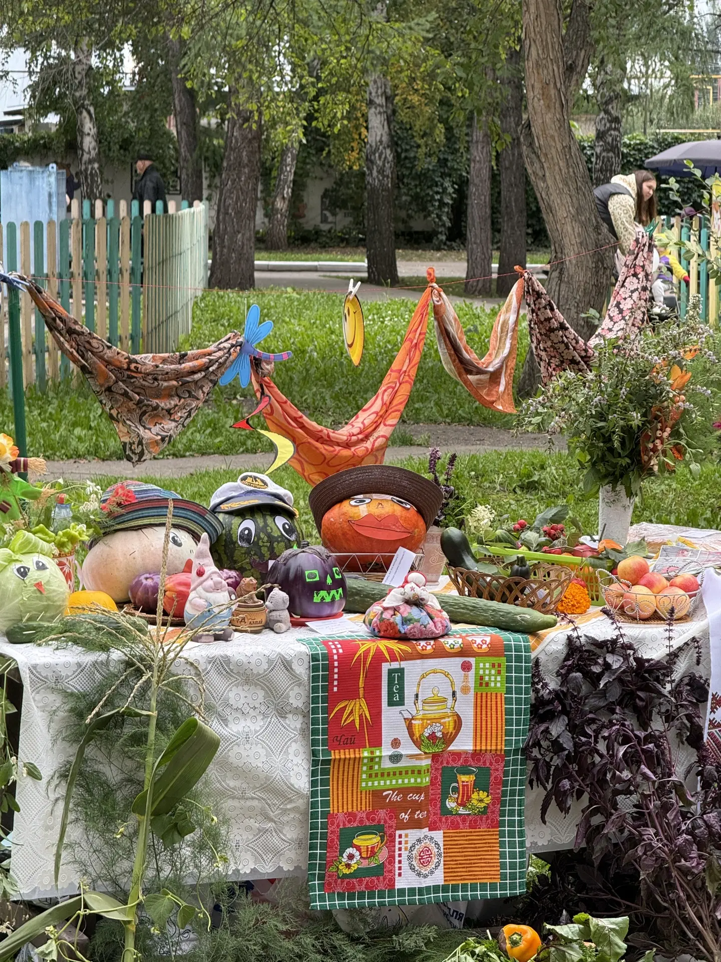 В парке "Лесная сказка" проходит фестиваль творчества "Город, где живет Лесная сказка".