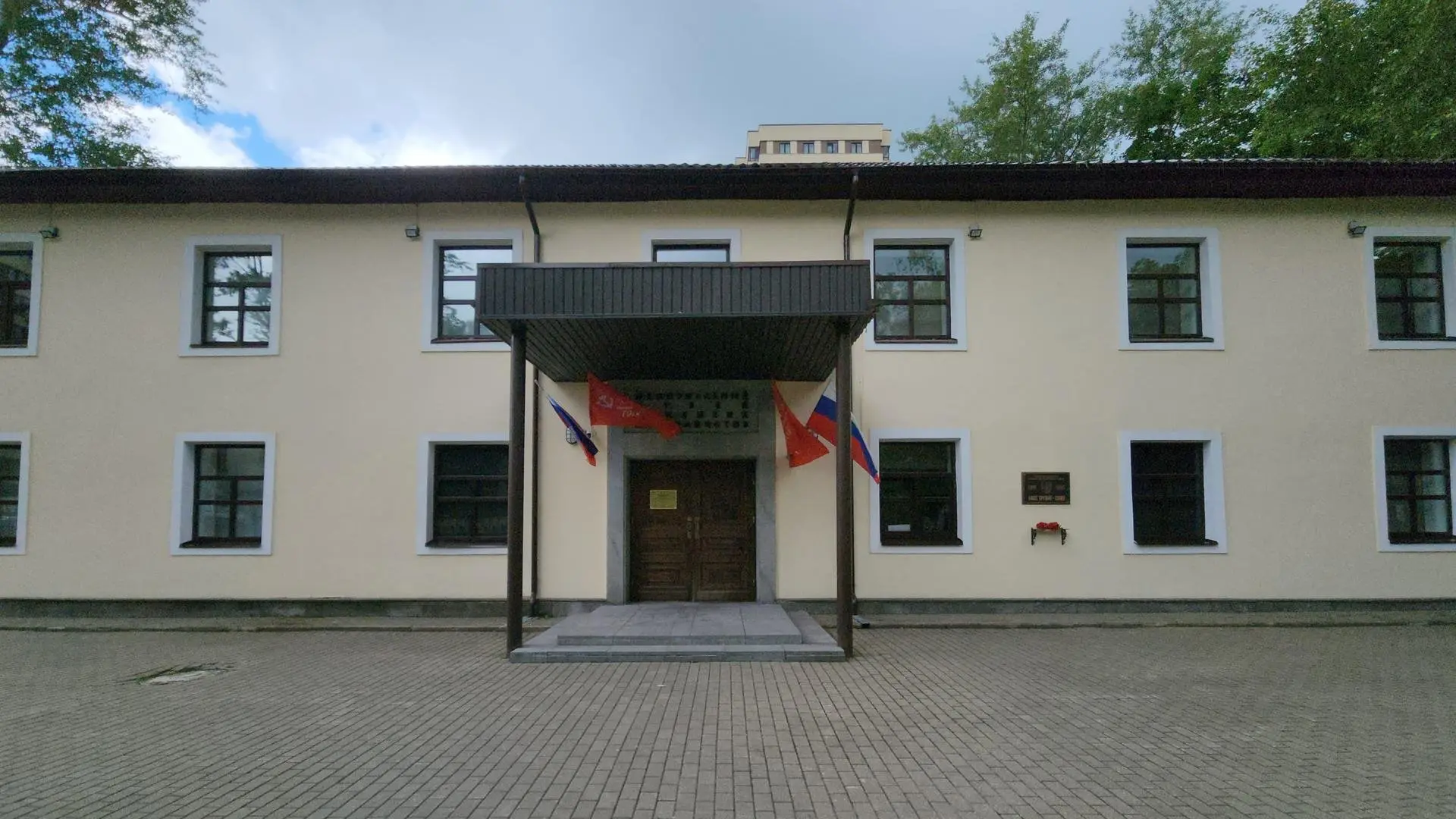 В Красногорском филиале Музея Победы почтили память героев перед Днем памяти и скорби. На торжествен
