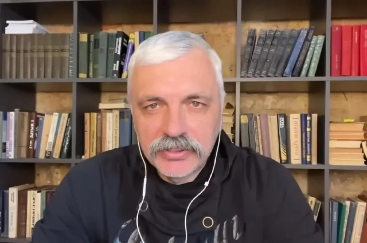 Отказаться от помощи Украине = отсосать Путину. У людей есть два рефлекса: хватательный...