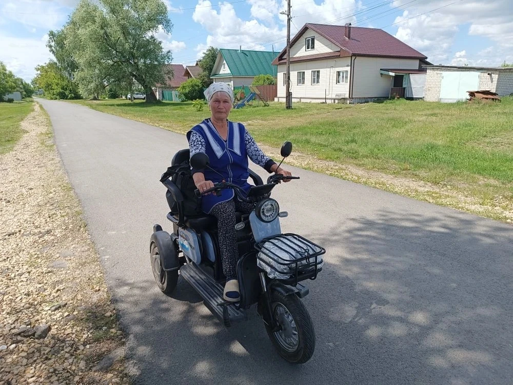 На обслуживании у социальных работников в ГБУ"ЦСОГПВИИ Вознесенского МО находятся 6-7 подопечных. Пр