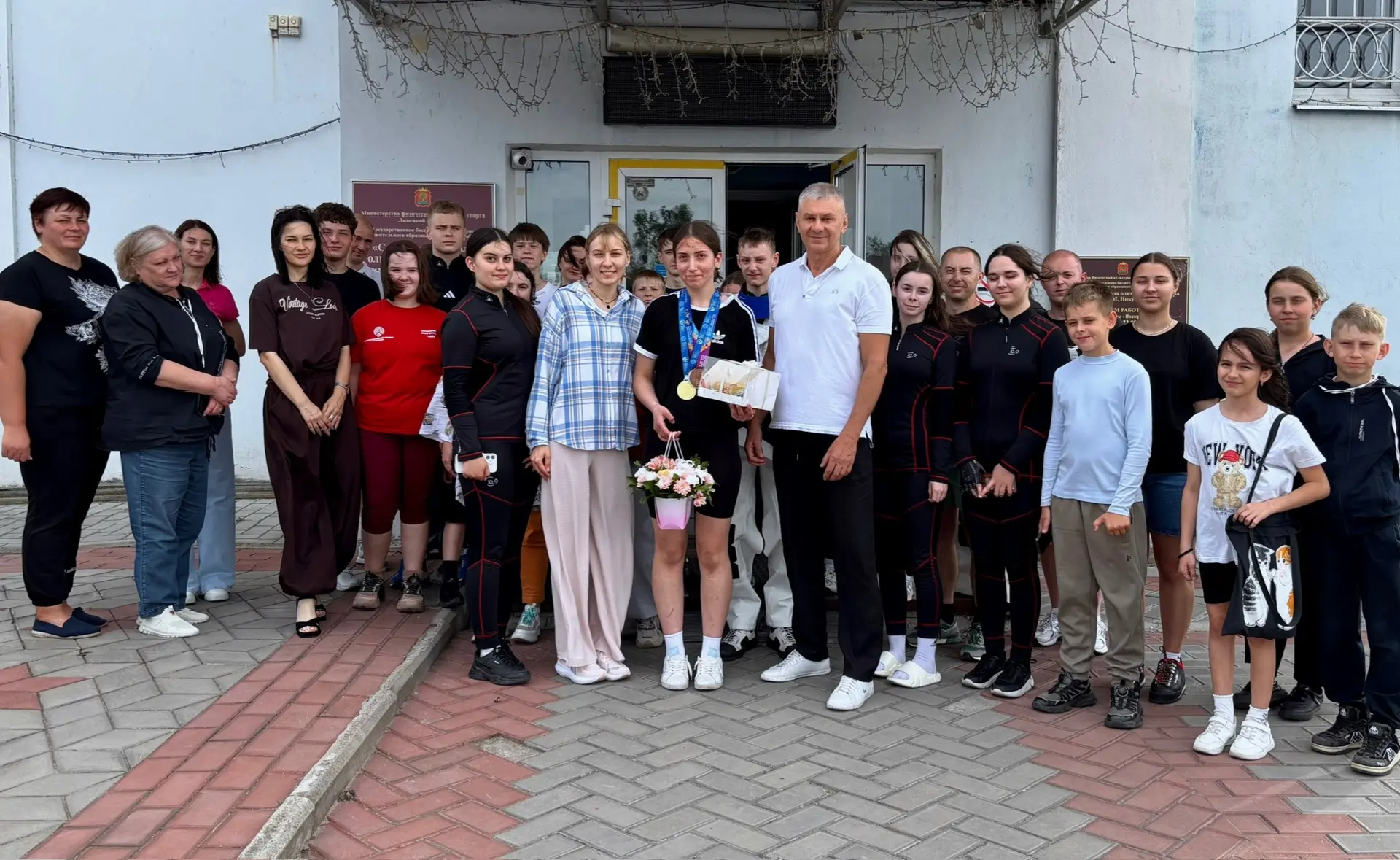 С теплотой и гордостью встретили нашу чемпионку !
