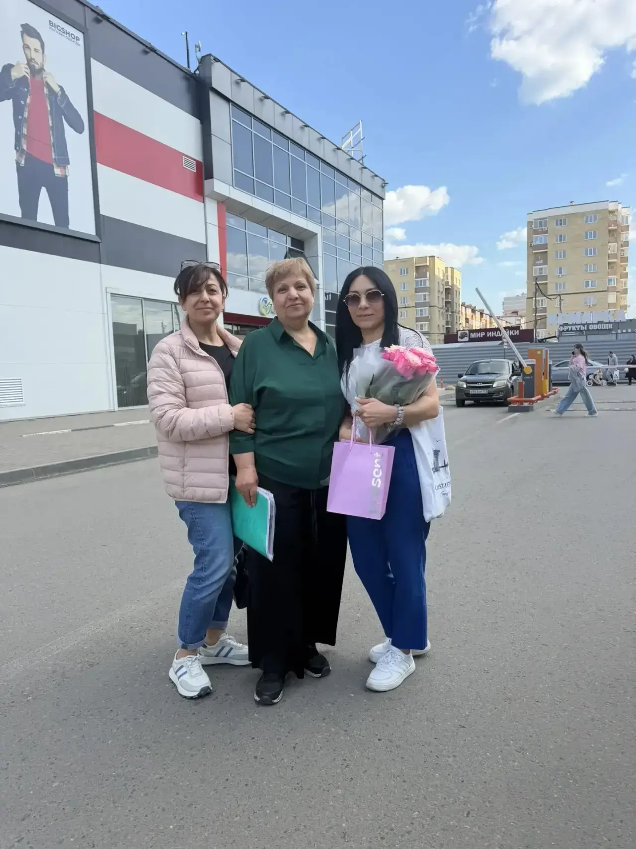 🎉 Мы завершили очередную успешную сделку по покупке квартиры нашим дорогим клиентам! 🏡

Большое сп