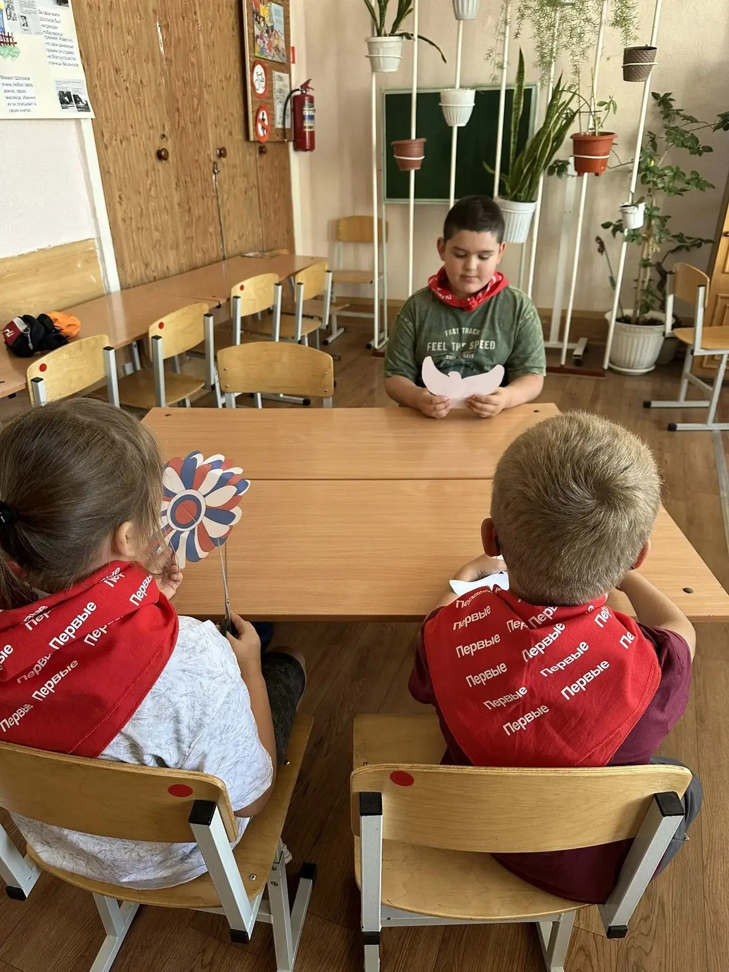 На базе пришкольного лагеря МБОУ СОШ 17 работают педагоги дополнительного образования МБУ ДО "СЮТ". 