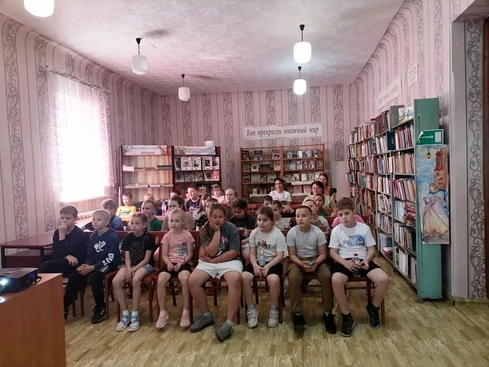 🌟 Как «Орлята» из лагеря  «Смена» искали мудрость в сказках?

В библиотеке прошёл турнир «Сказочный