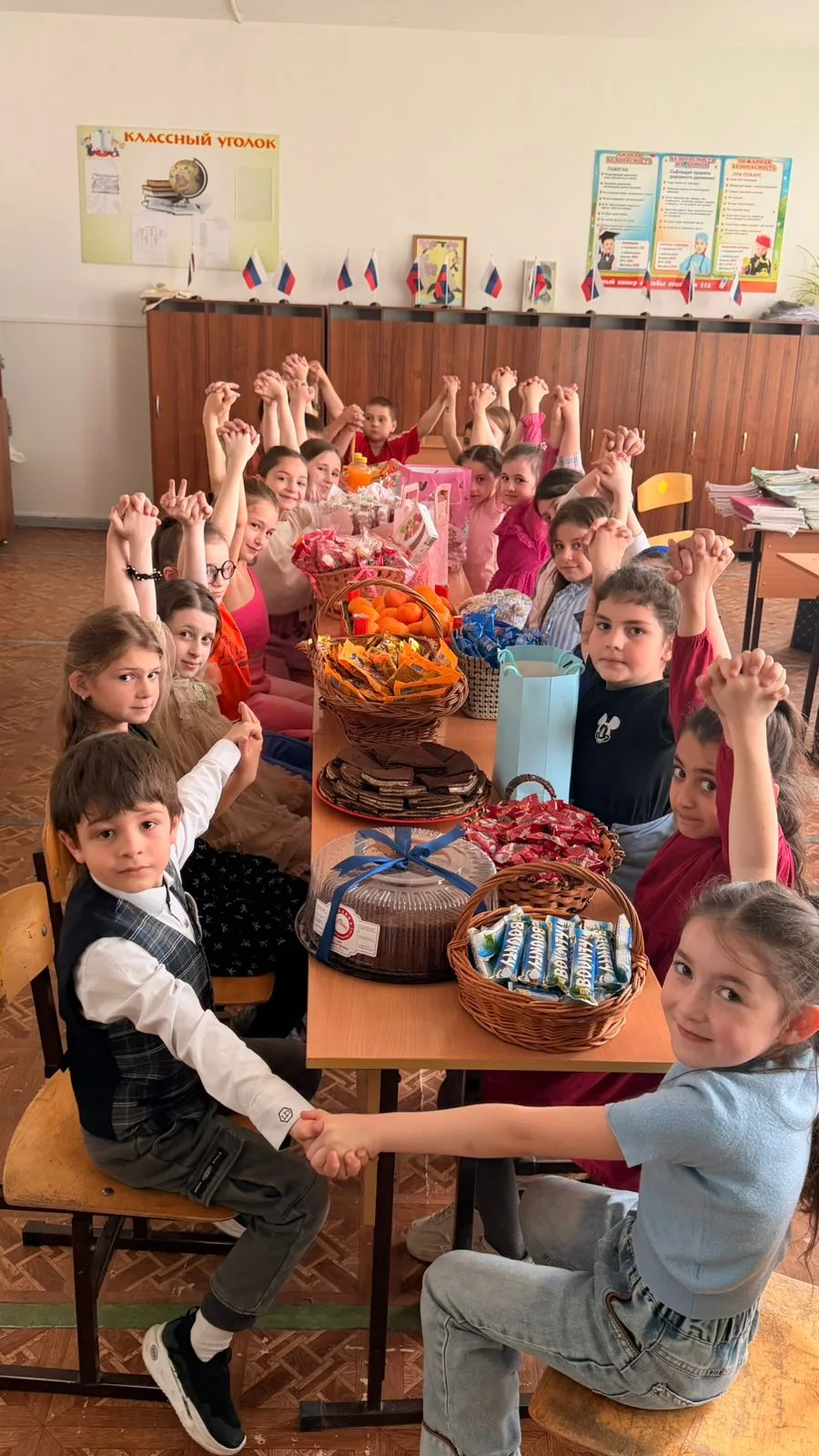 В преддверии Дня защиты детей классный руководитель Л. Б. Тутова организовала для своих учеников нез