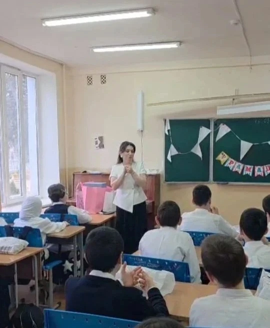 Ураза‑байрам: учим доброте и радости 🤝🌙  Этот праздник — один из самых светлых и долгожданных в году