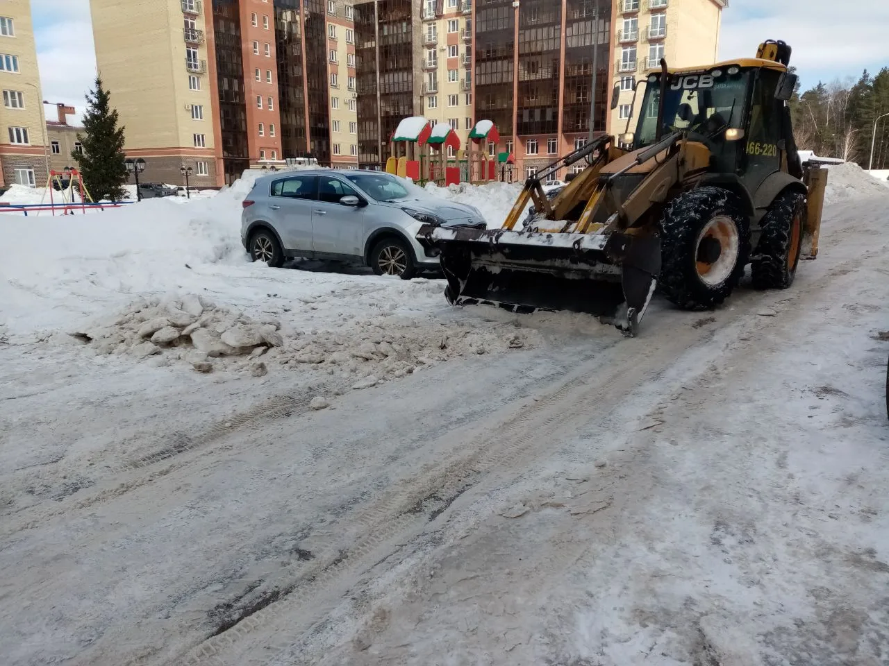🚜 Уборка снега: работаем для вашего комфорта!                                                      