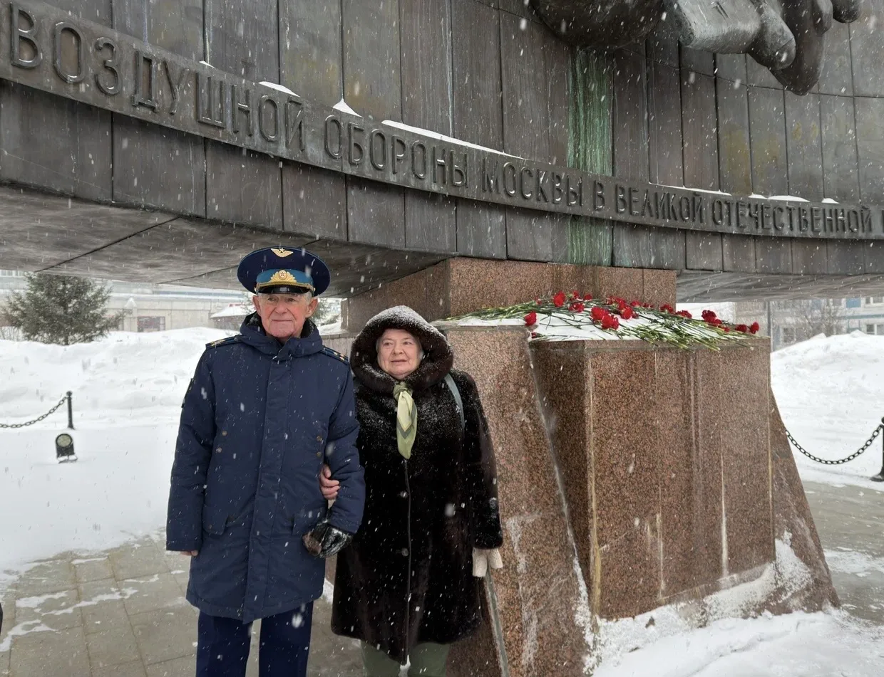 Памятная акция ко Дню защитника Отечества прошла в районе Крылатское  🕯️ На площади Защитников Неба 