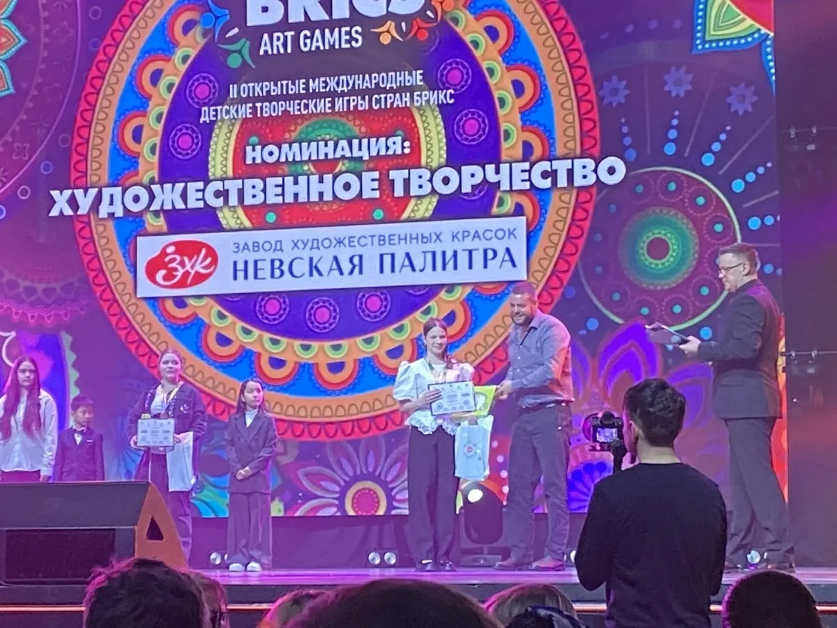 🌟Гордость школы: наши звезды BRICS получили заслуженные награды в Москве!