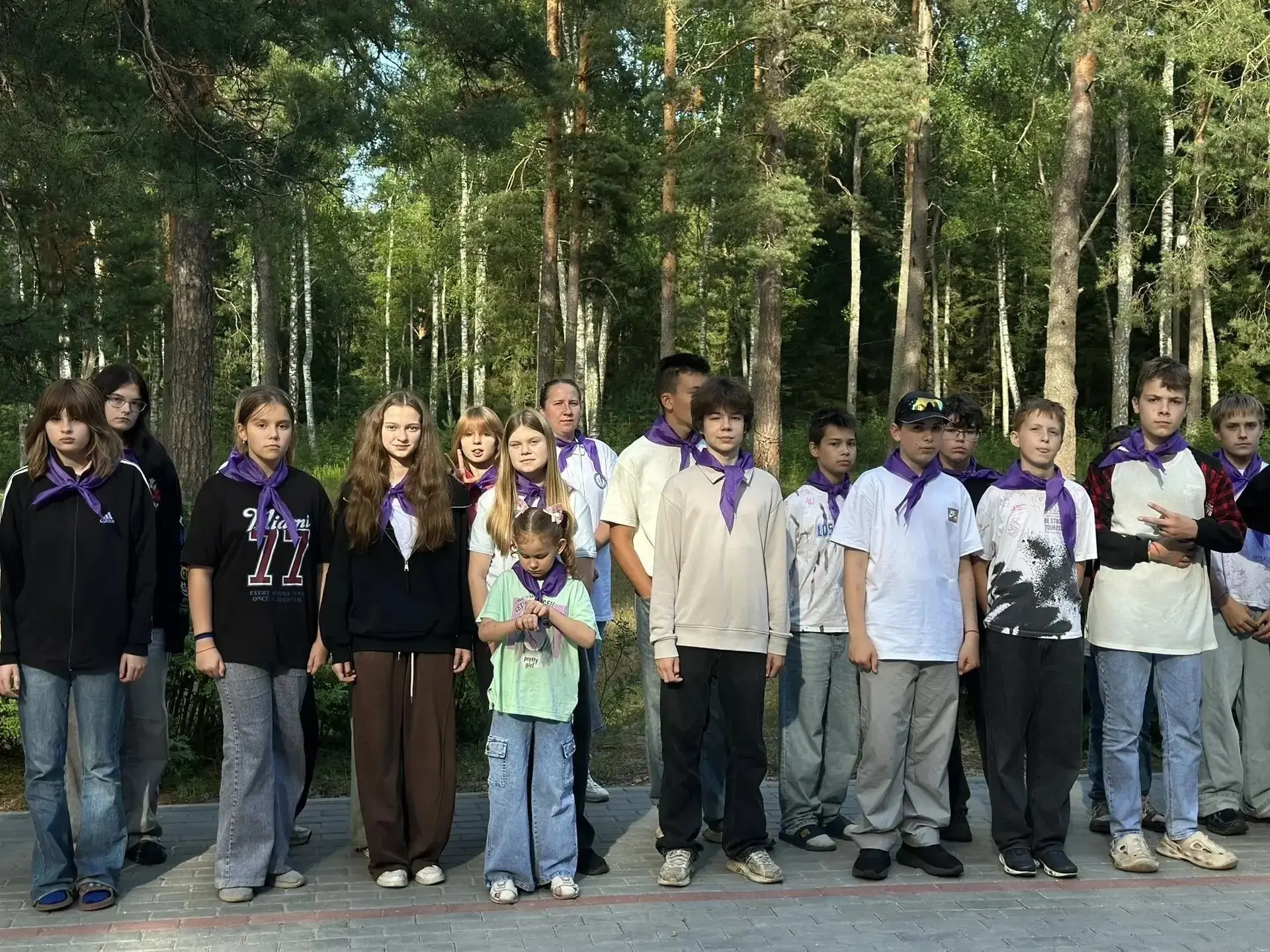 🎉Яркая точка патриотической смены «Связь времен»

В загородном оздоровительном лагере «Хрусталек» п