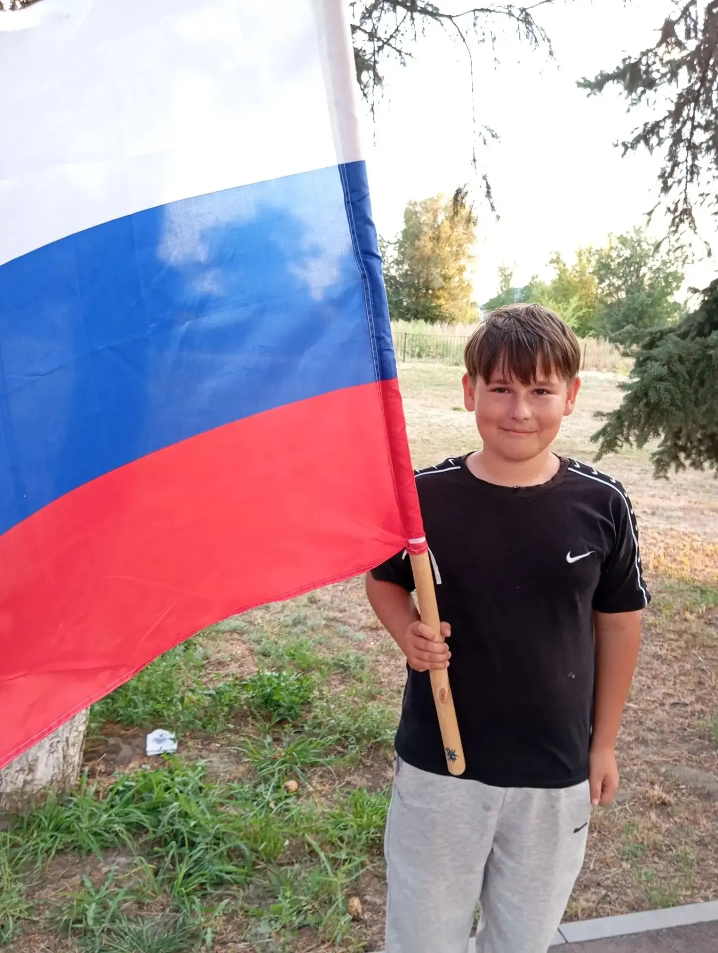 🇷🇺Ученик  5  класса Абдршин Рамиль присоединился к акции " Мой флаг - моя Россия».