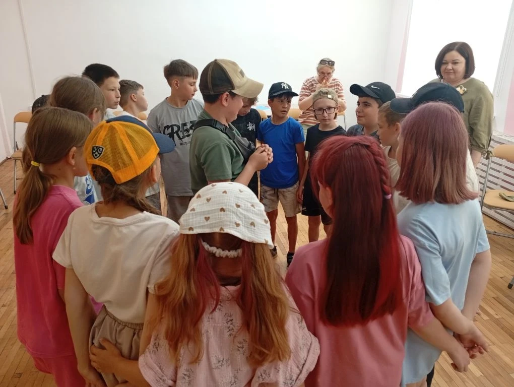 9 ДЕНЬ СМЕНЫ
☀ДЕНЬ МУЗЕЯ
🏛Начальник лагеря Тарасов И.В. провел беседу о важности сохранения историч