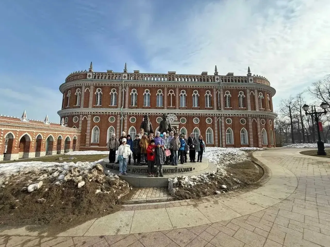 🎭 Путешествие во времени с 2Д: «Сказка Императрицы» в Царицыно  📅 20 марта наш 2Д класс побывал в ис