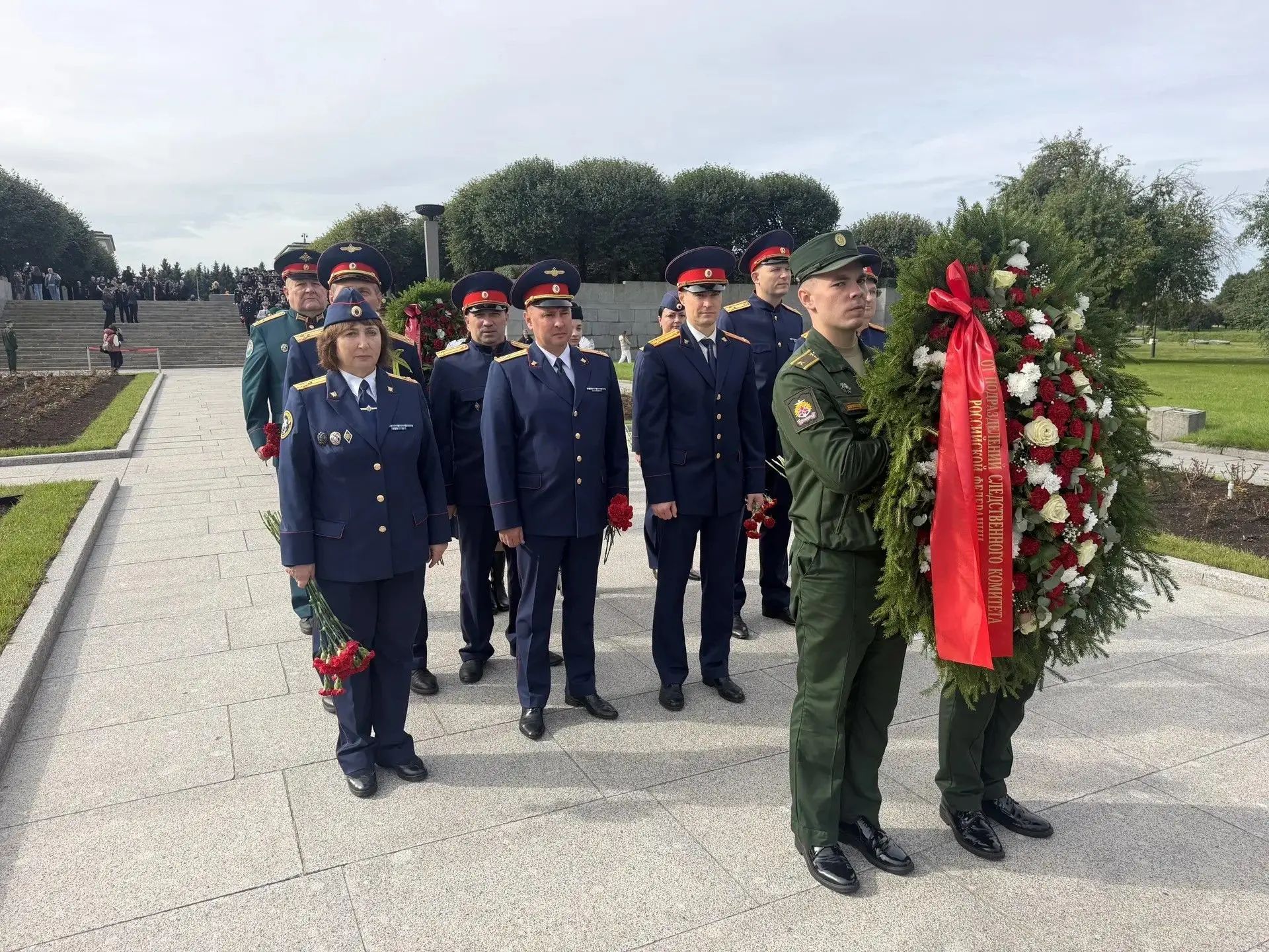 🎖️Представители Западного МСУТ СК России приняли участие в церемонии возложения цветов...