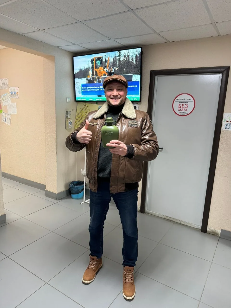 Чистая вода под землёй: продолжаем выдачу фляжек 💧 🚇 Профком продолжает системную работу по выдаче ф