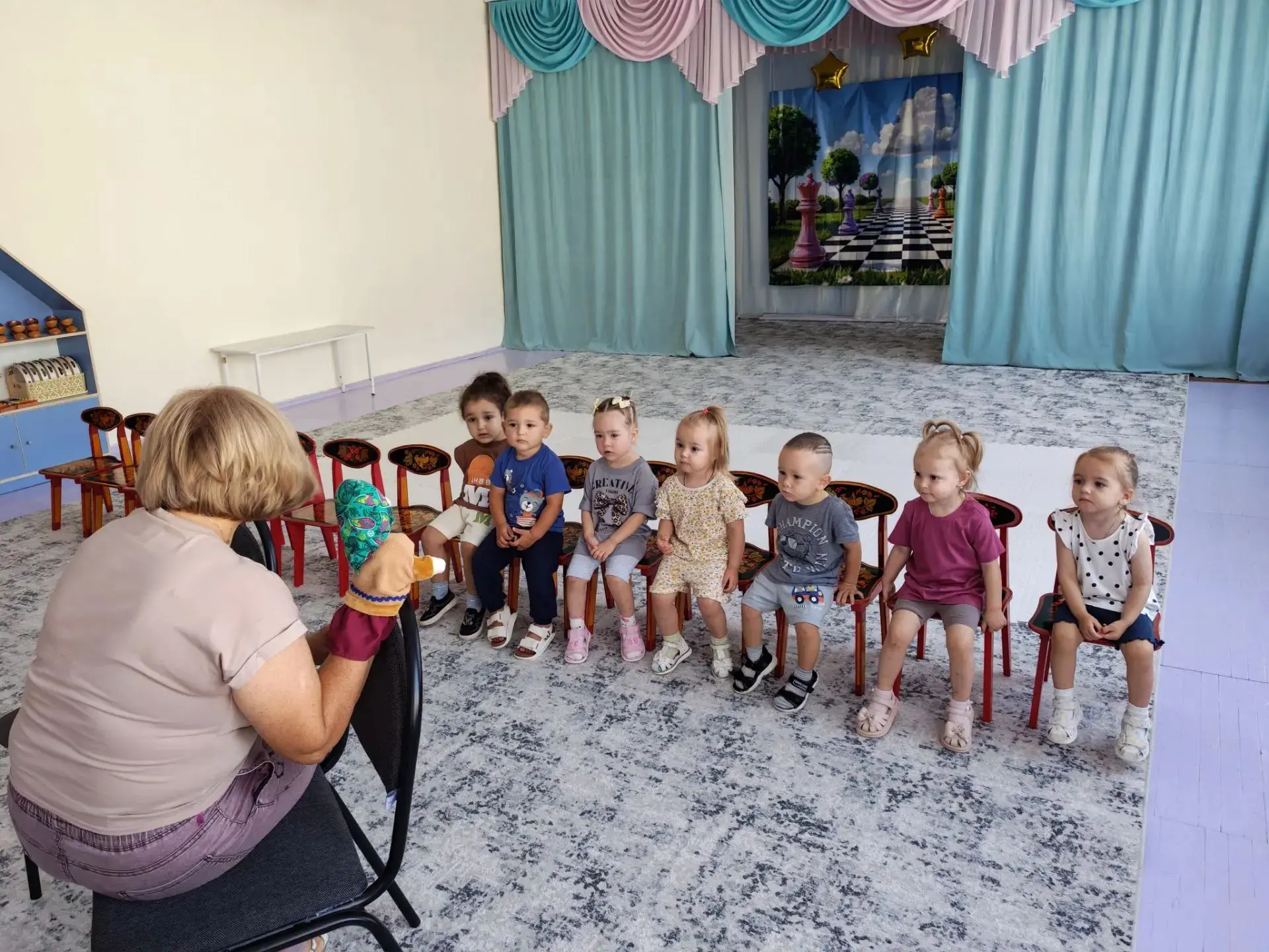 Музыка в сердце каждого малыша! ✨

Наши новенькие крохи вовсю проходят адаптацию, и каждый день для 