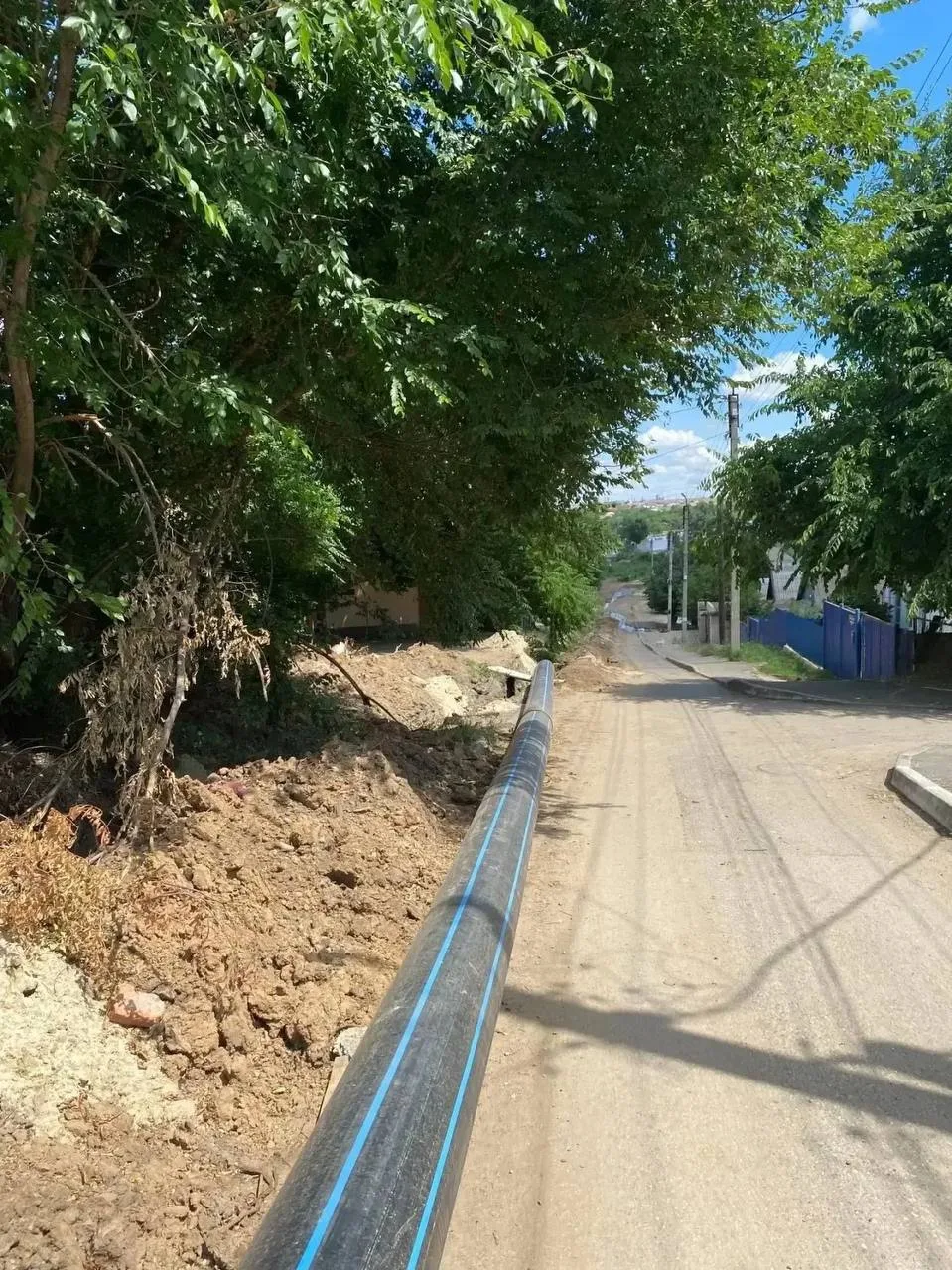 В Элисте продолжается капитальный ремонт наружного водопровода на улице 28-й Армии