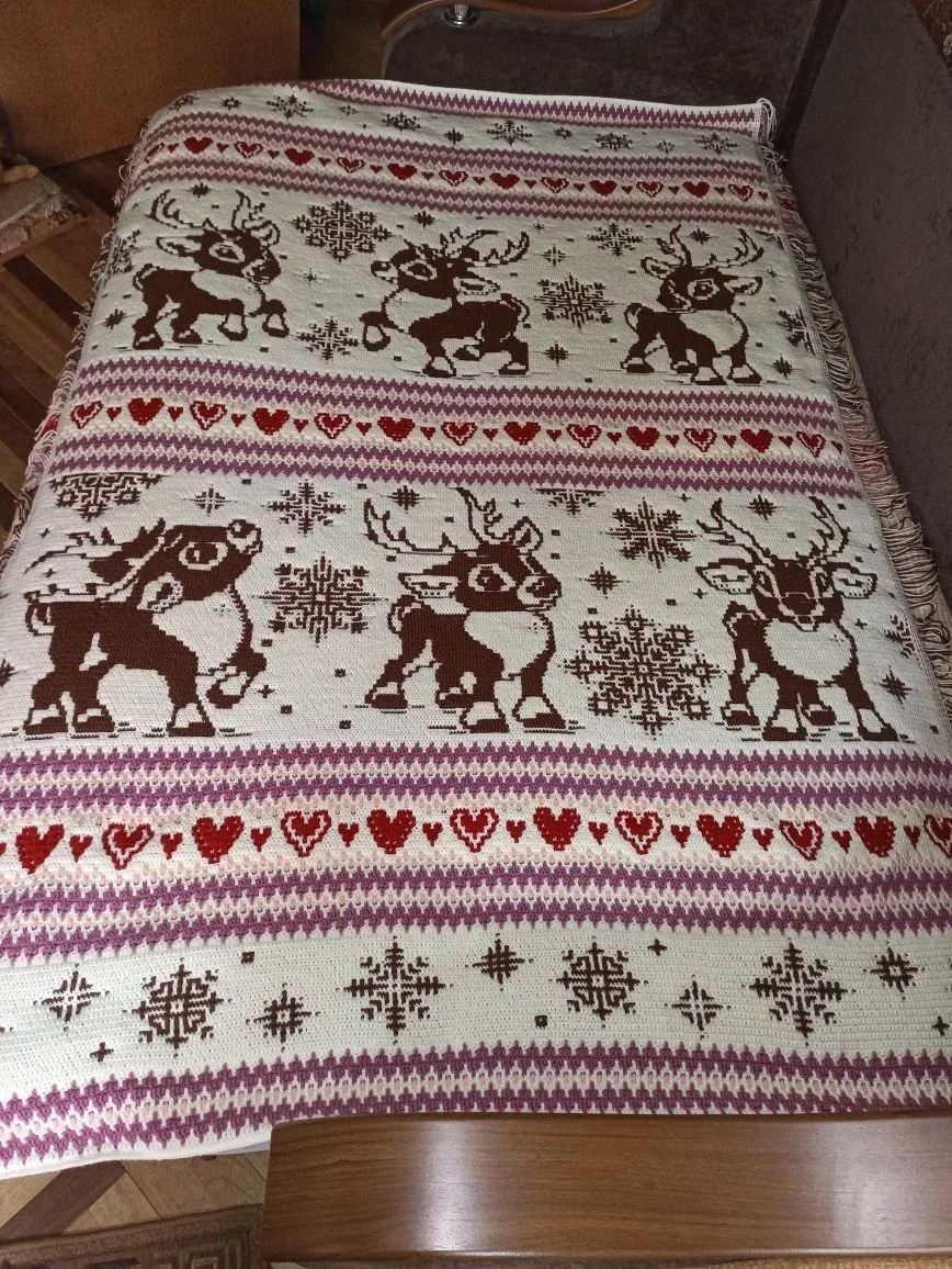 Плед в технике гобеленовой мозаики, по схеме Ксении Амурской. Размер 200×125см.