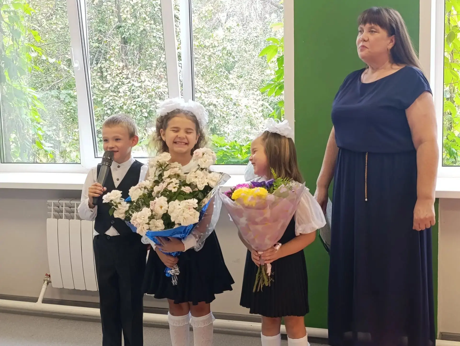 📚🎉 С Днем знаний! Праздник первого звонка в нашей школе! 🔔🎊