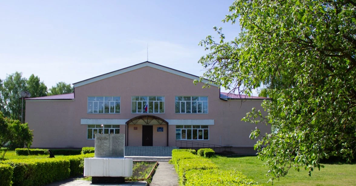 В Лунино благодаря нацпроекту «Семья» оборудуют современный кинозал. Библиотечно-досуго...