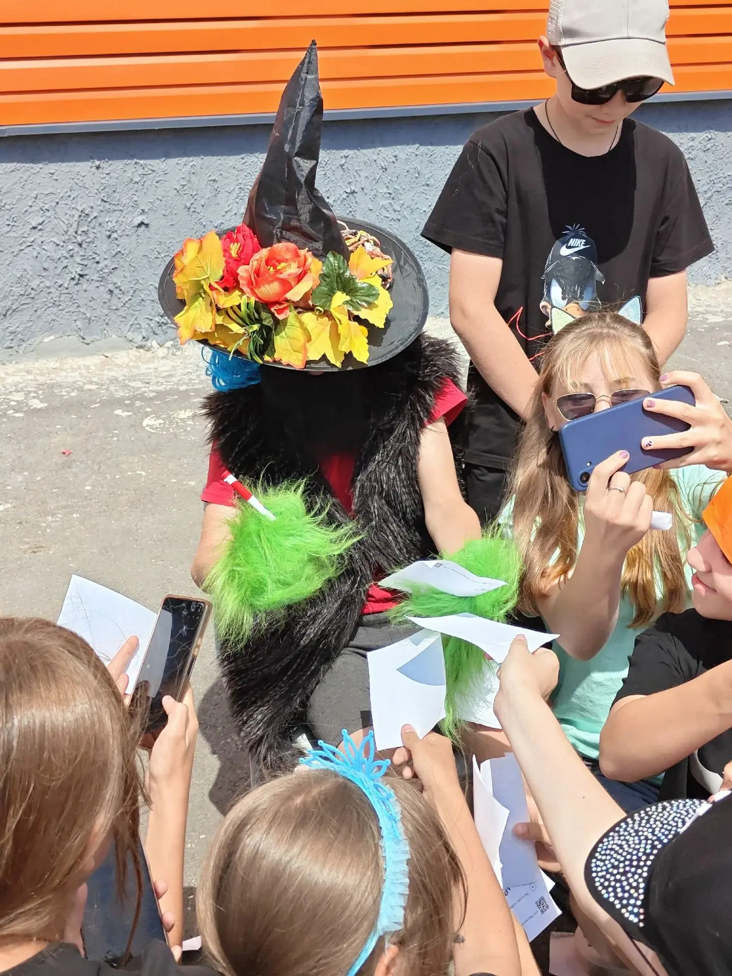 #ЛагерьСолнышко
Название: День шиворот-навыворот и король нелепости 👑
Сегодня в нашем лагере случил