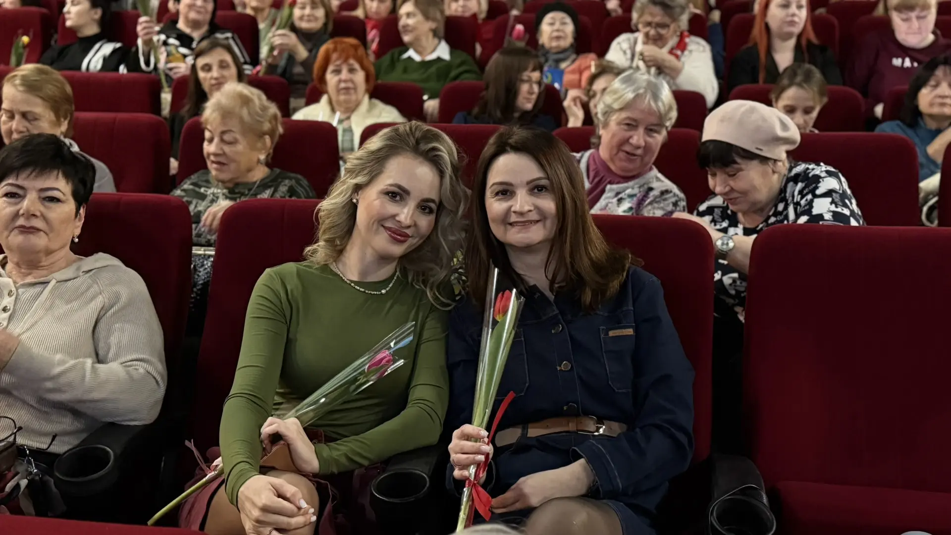 В преддверии 8 Марта в кинотеатре «Заря» прошел праздничный концерт, наполненный музыкой и вдохновен