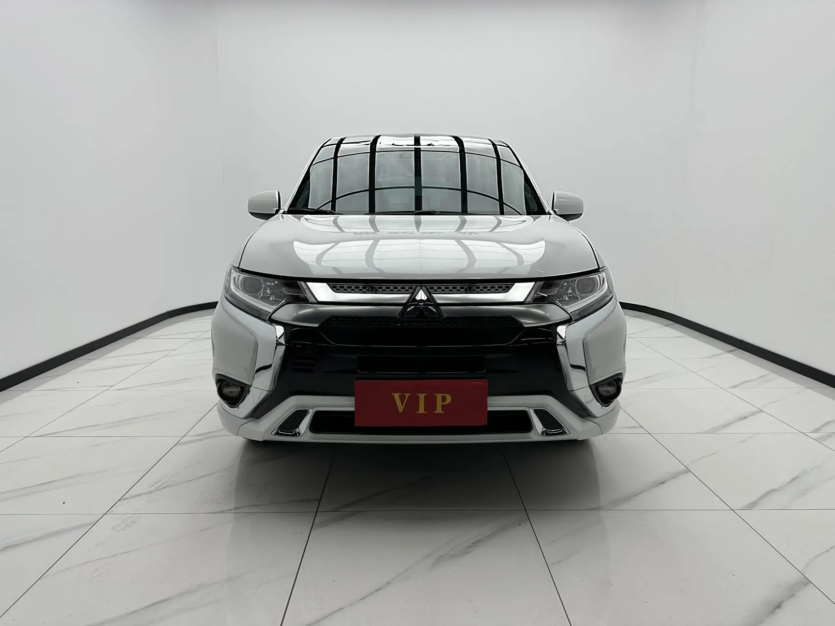 🔥 Mitsubishi Outlander — надежный семейный кроссовер с честной историей!