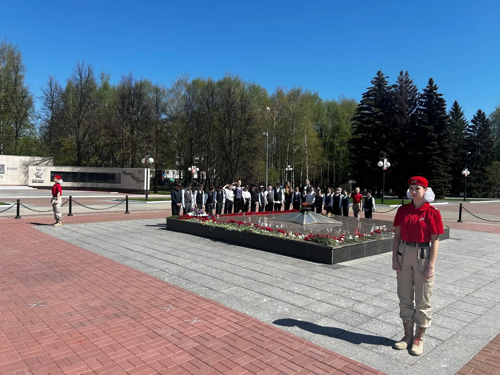 Акция «Красная гвоздика». 🌹  В преддверии Дня Победы по всей России проводятся торжественные меропри