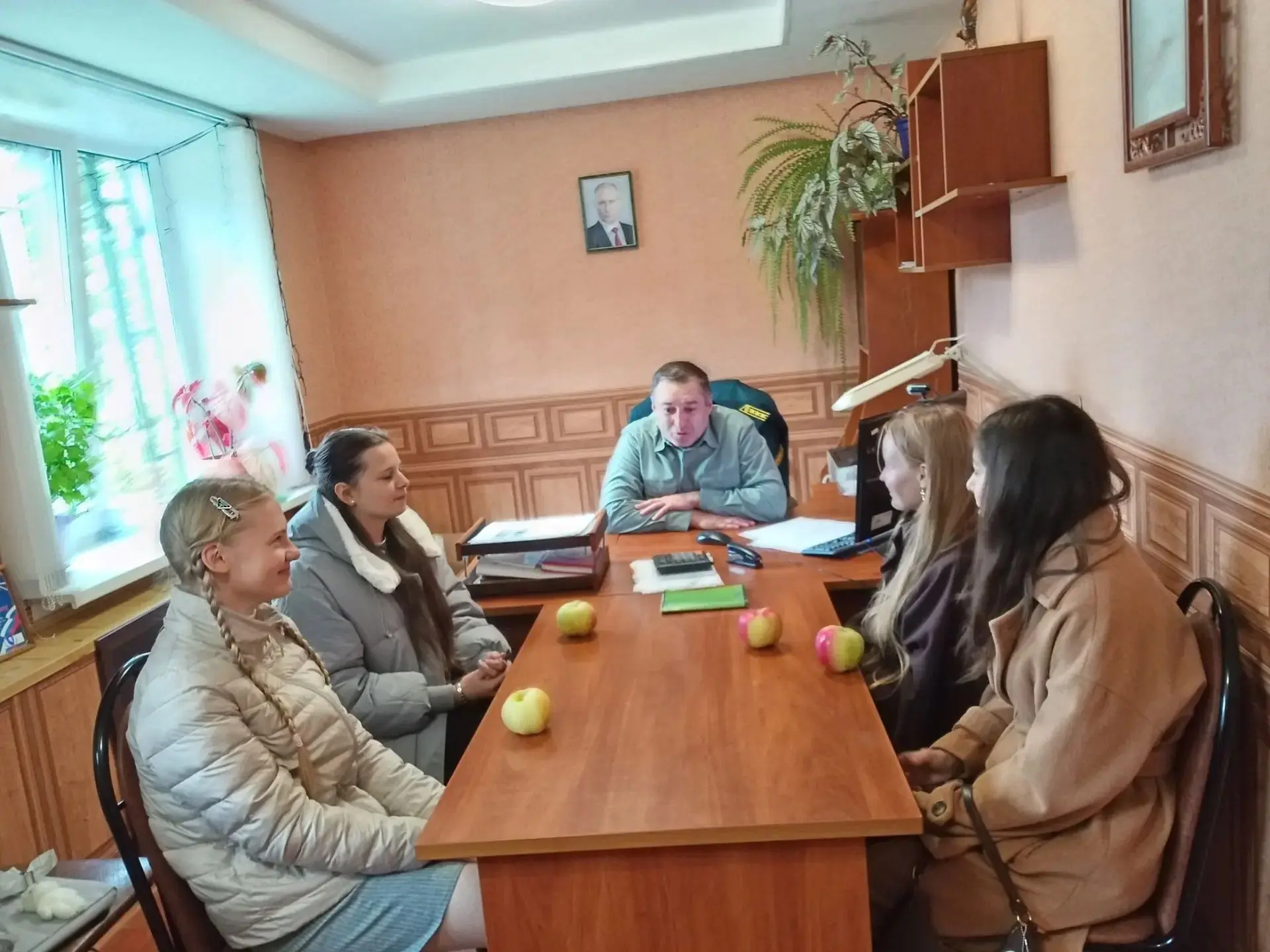 🌲Профориентация в деле: школьники знакомятся с лесной профессией!
