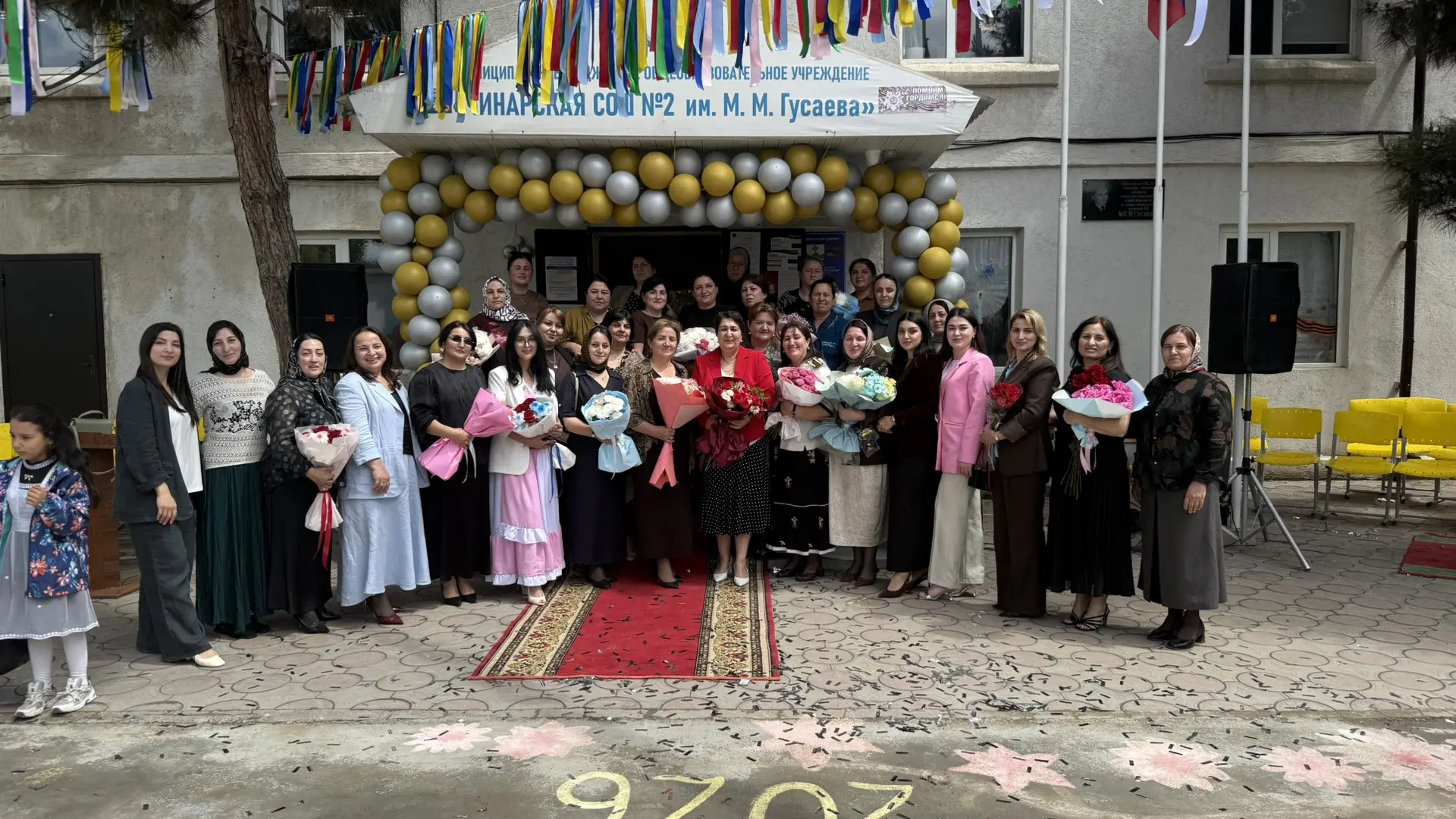 🛎️Вот и прозвенел последний звонок для выпускников 9 и 11 классов! 🎓🕊