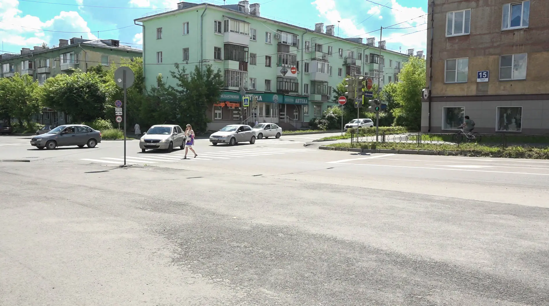 Водитель сбил девушку на пешеходном переходе и скрылся с места происшествия. Как нашли виновника ава