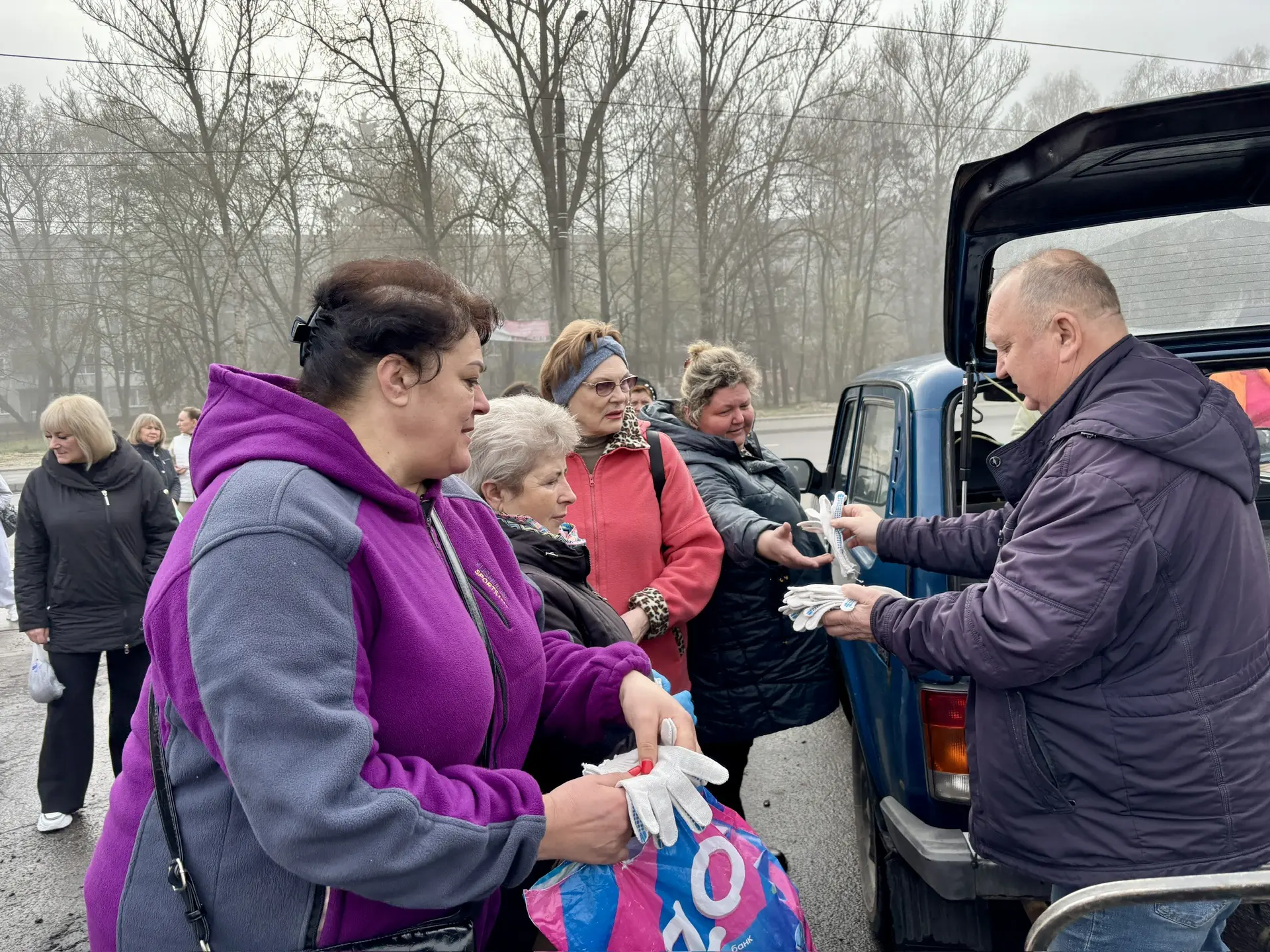 🗓 #ПрямоСейчас в рамках месячника по благоустройству региона сотрудники Министерства социального обе