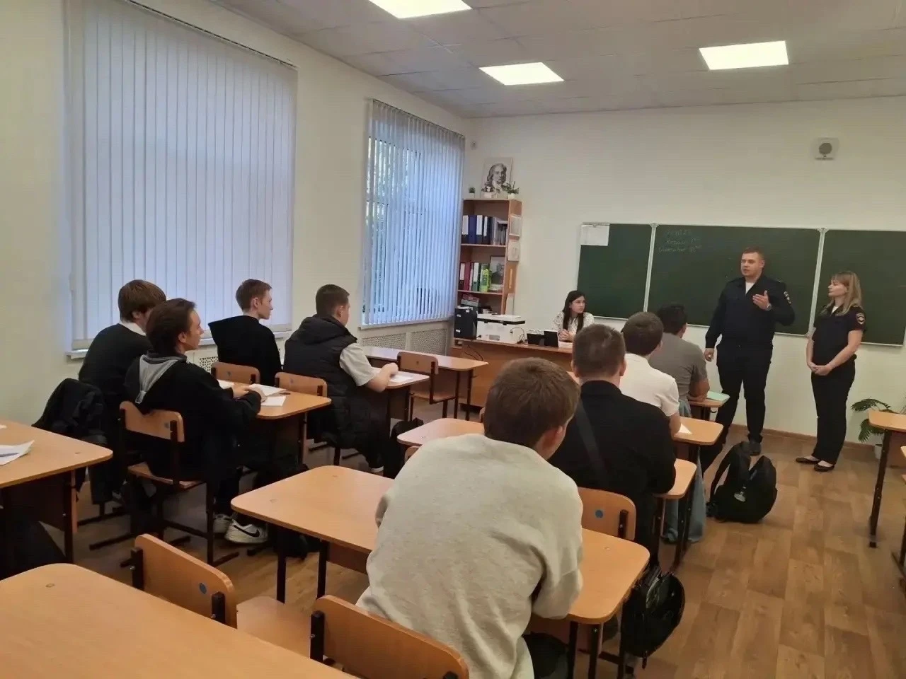 🚨В Кореновском политехническом техникуме первокурсников научили распознавать угрозы со...