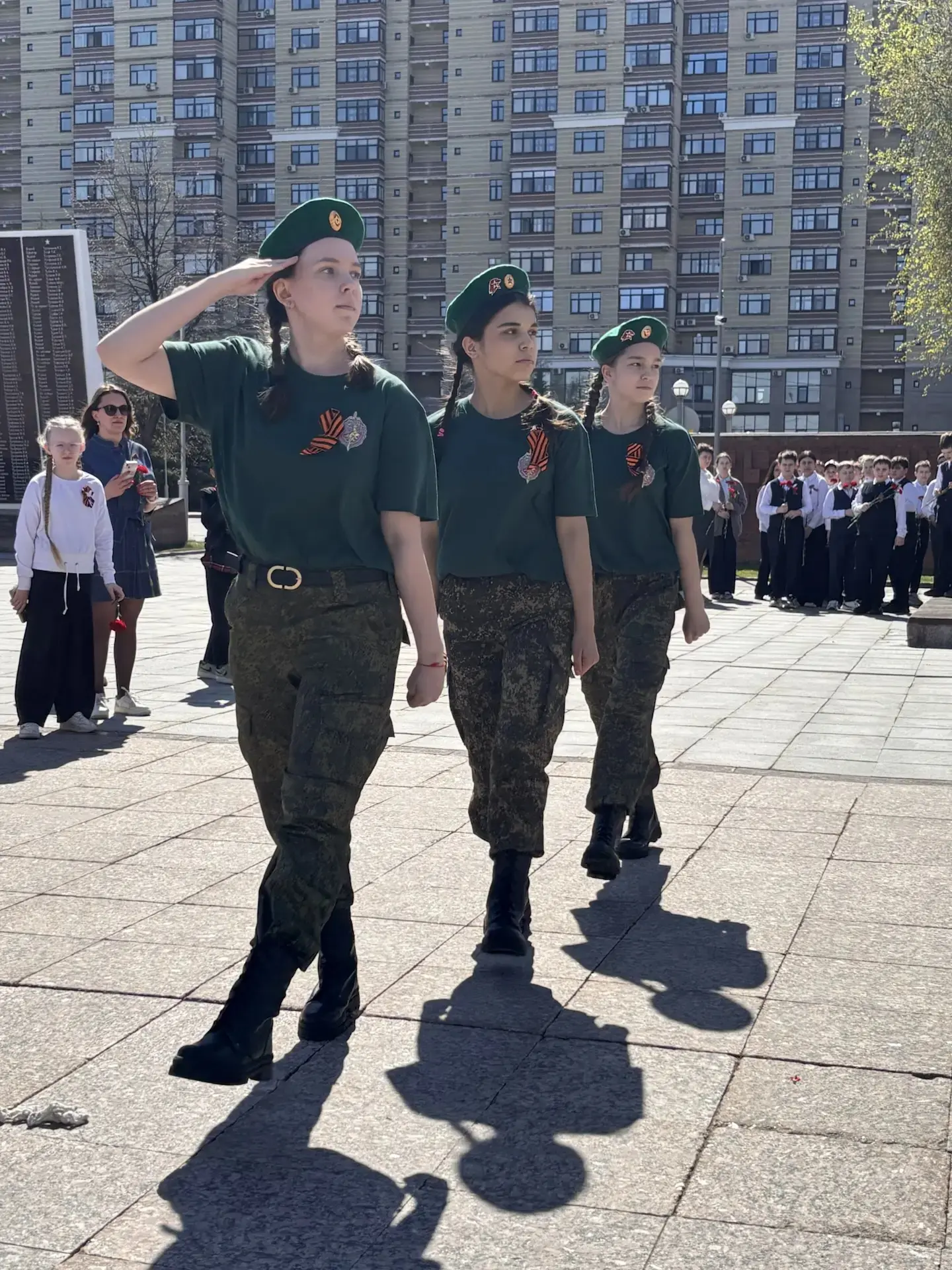 «Соболь» на страже памяти: юнармейский пограничный  отряд МАОУ СОШ №9 на Площади Памяти Тюмени  Сего