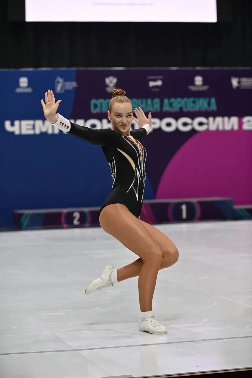 Спортсменке отделения спортивной аэробики МБУ ДО СШ 10 г. Сочи Агеевой (Поповой) Арине ...