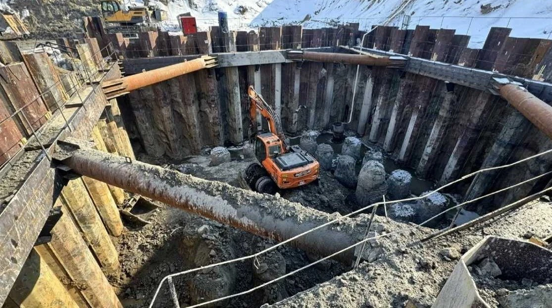 ЗАВЕРШЕН МОНТАЖ СТЕНОВЫХ ПАНЕЛЕЙ ВТОРОГО КОФФЕРДАМА ЛЕНСКОГО МОСТА   Завершен монтаж стеновых панеле