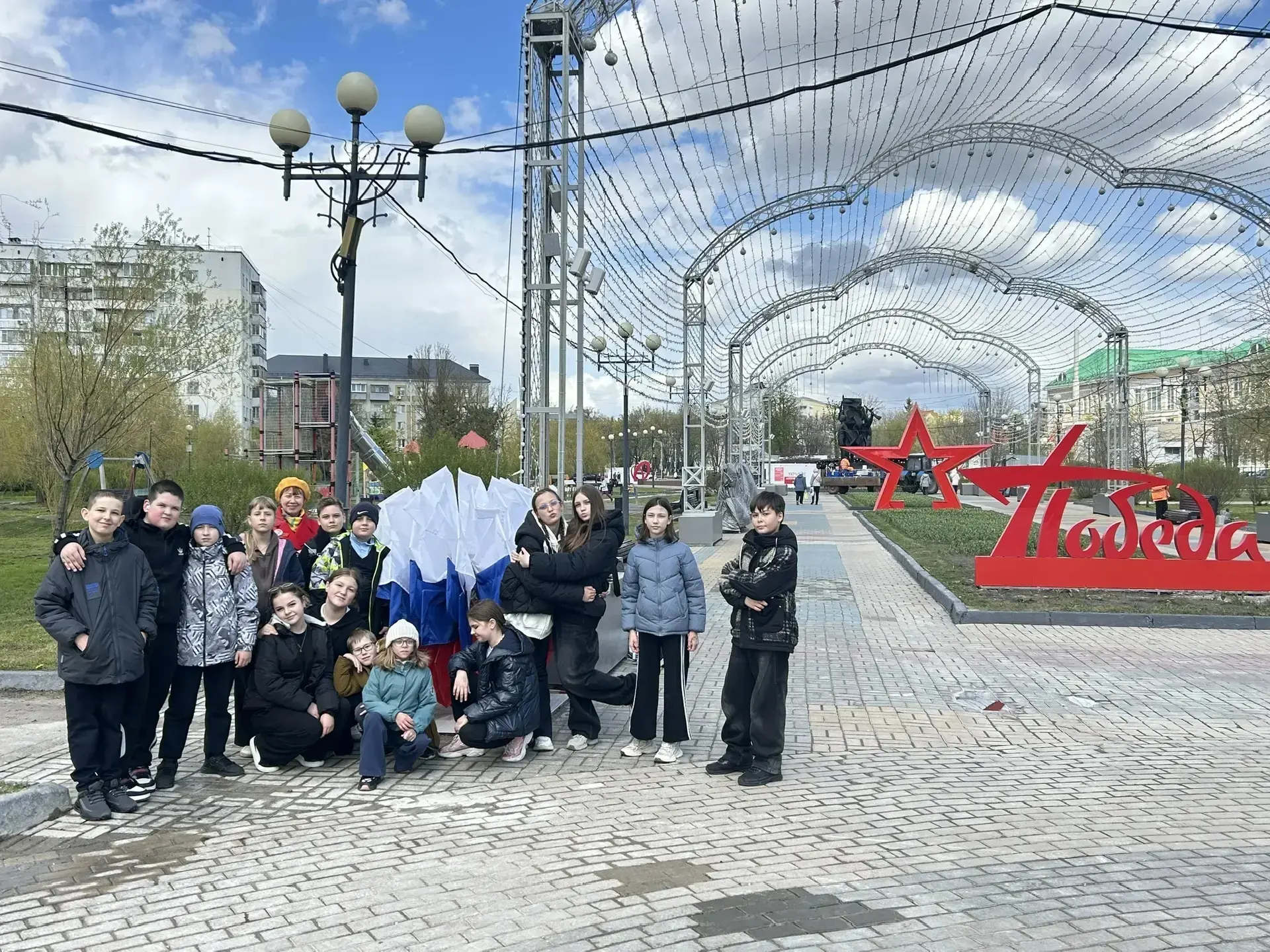 «Поклонимся великим тем годам» – под таким девизом прошёл классный час в 5А классе.   Ребята со свои