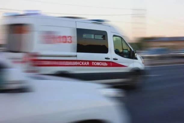🚨 Девушка упала с шестого этажа в Ульяновске