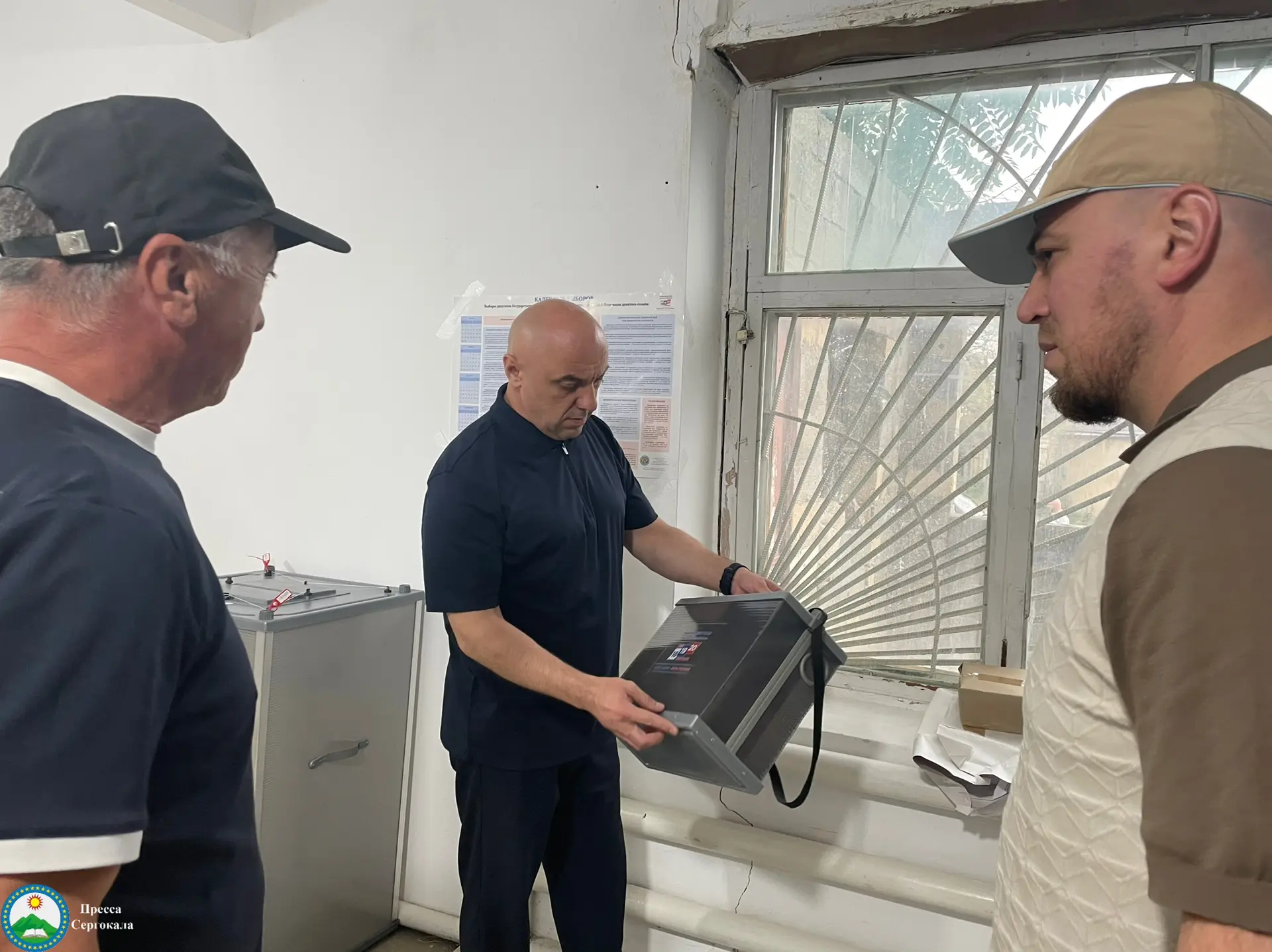 В рамках подготовки к проведению выборной кампании глава Сергокалинского района Арсен М...