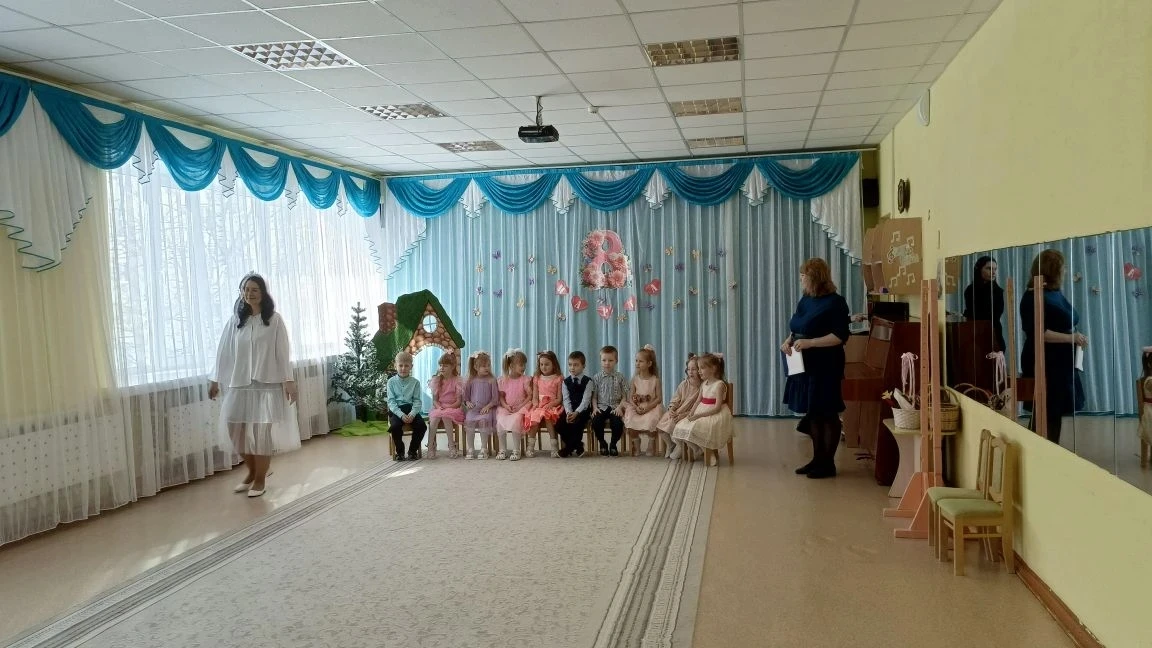 В группе "Непоседы" праздник 🌹