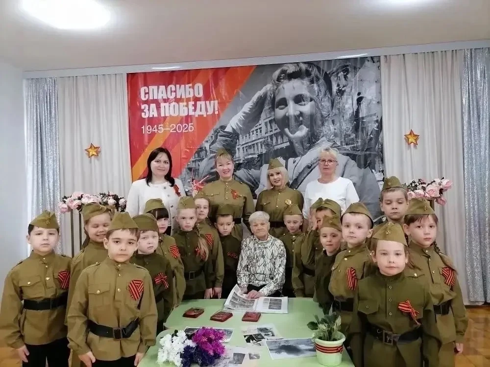 Чебоксарские дошколята поздравляют героев  В столице Чувашии стартовала добрая акция «Цветок ветеран
