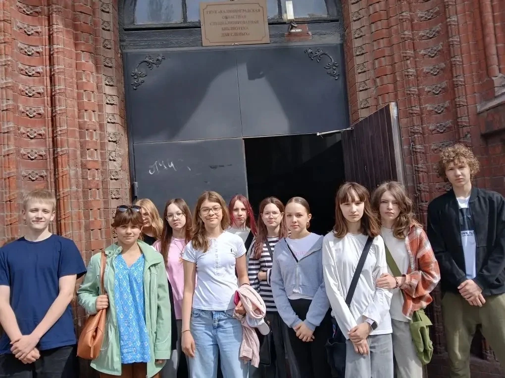 Участники психолого-педагогического ЛТО «Познание» познакомились с профессией тифлопеда...