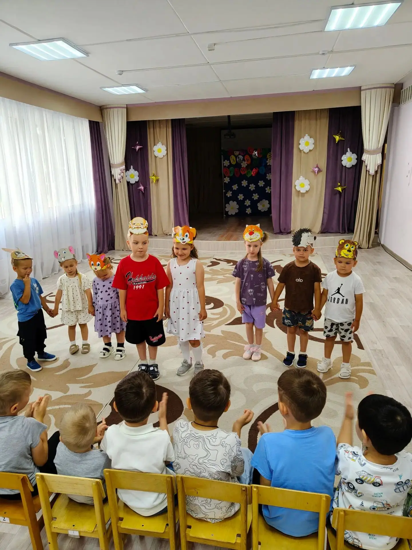"День дружбы - когда мы вместе"
в детском саду — это особенный праздник, который помогает детям поня