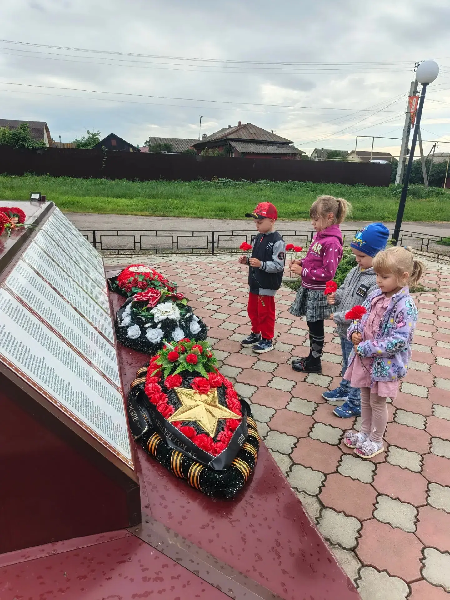 Воспитанники стали участниками патриотической акции «Маршруты исторической памяти». Ребята вместе с 