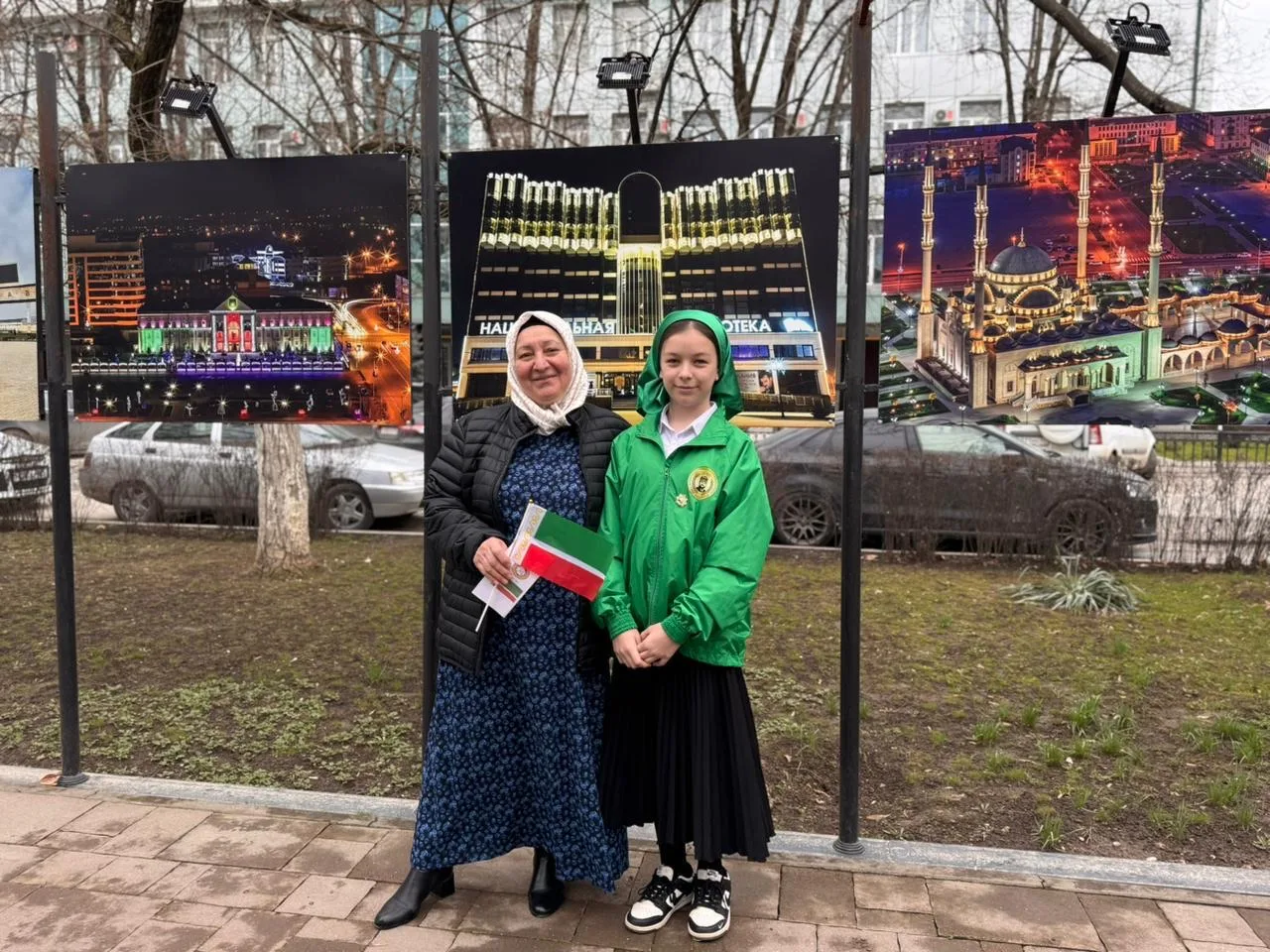 📌 В рамках празднования Дня Конституции Чеченской Республики представители школьной ячейки ЕДЮО «Юны