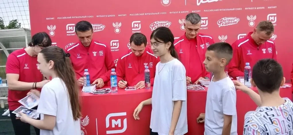 ⚽️ 6 класс приняли участие в фестивале «Магнит футбола» во Владикавказе!