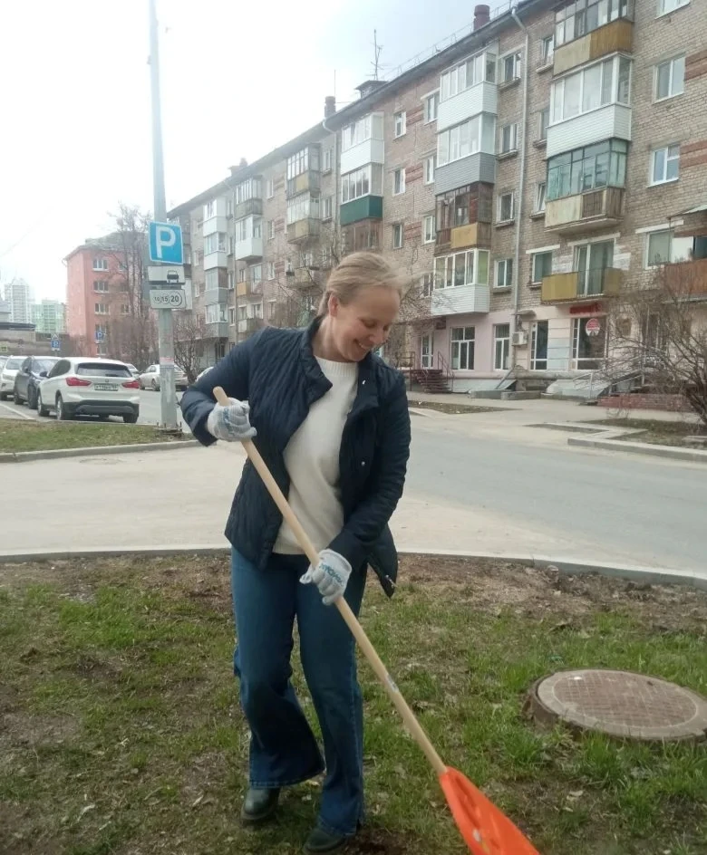 🌟 Ну какие молодцы!  Наши 7 классы вышли на субботник! Ребята дружно наводили порядок, работали с ду