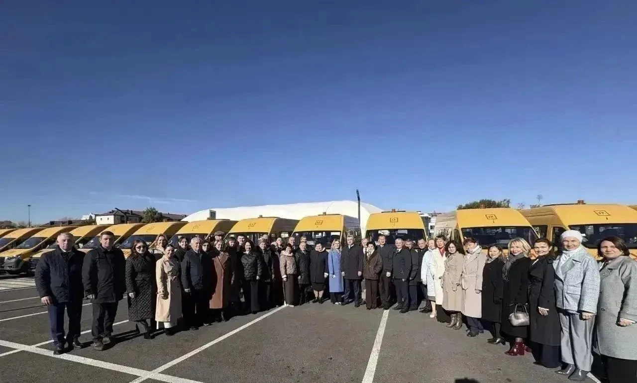 🚌 Менделеевский район получил два новых школьных автобуса!