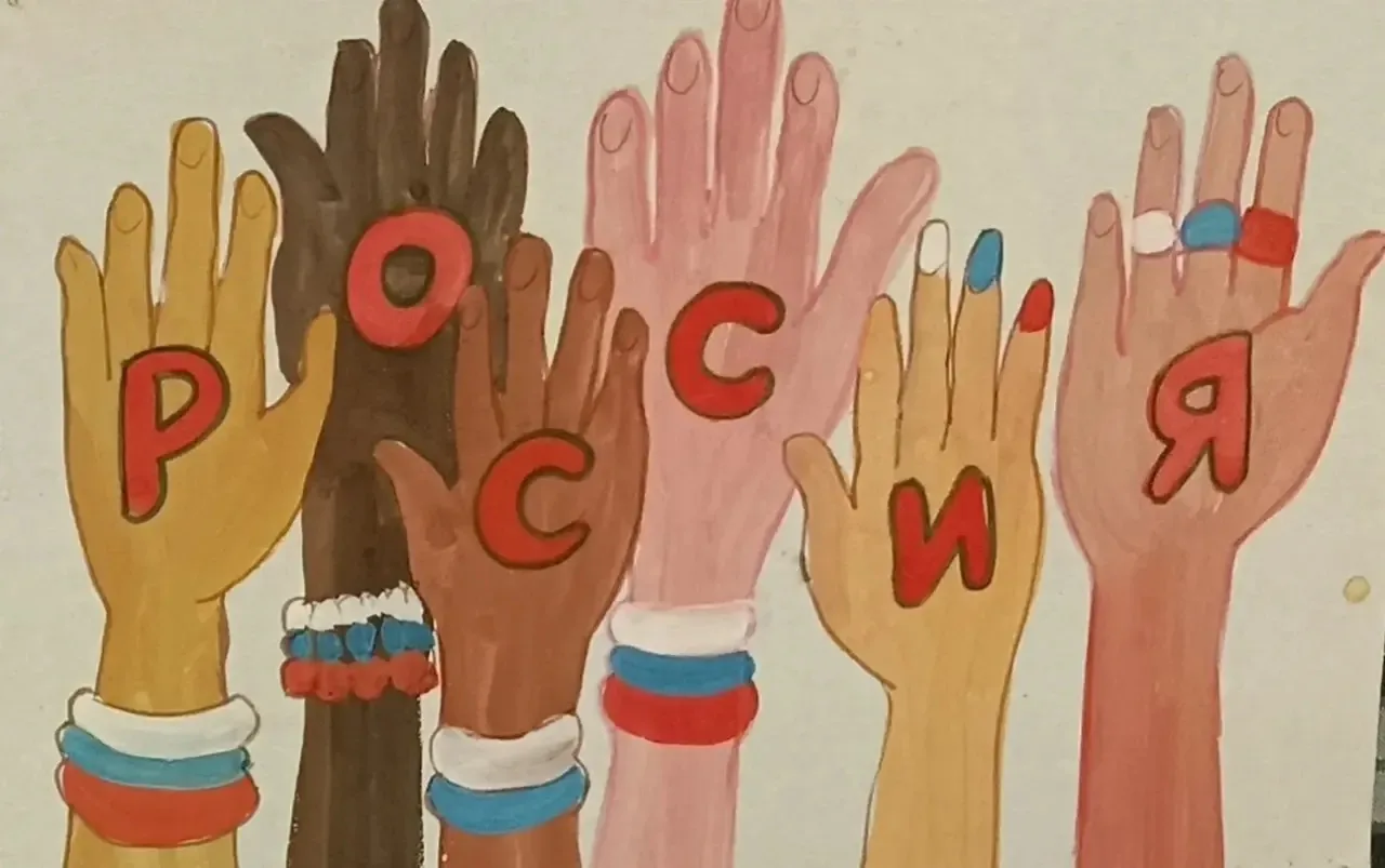 Ко Дню России ученики Детской школы искусств подготовили выставку. В своих работах, от живописи до н