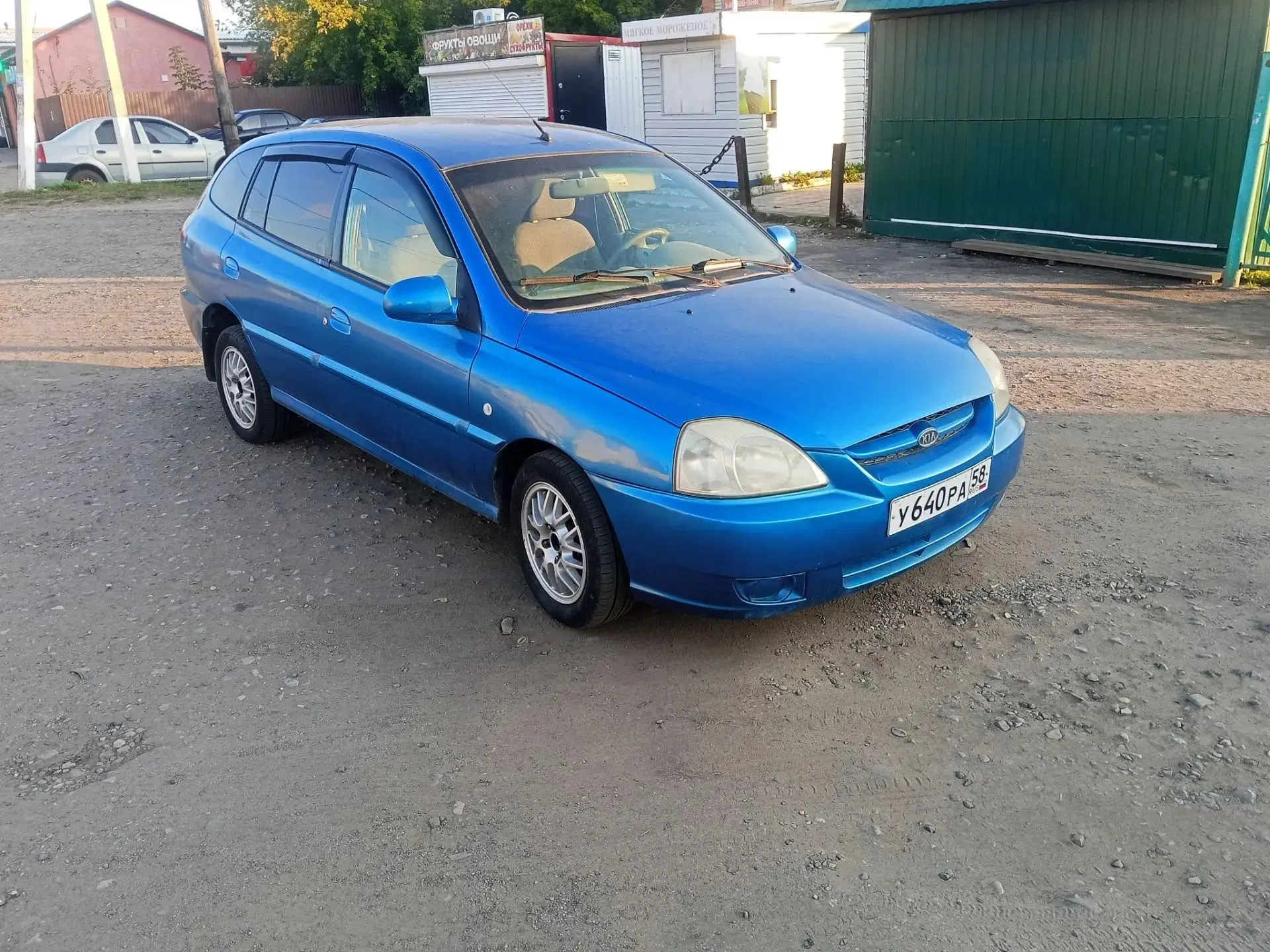 Продам Киа Рио 2004 год. Цена 250.000, торг при осмотре.